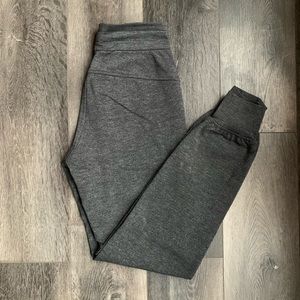 🍋 lululemon On Track Jogger; Size 2